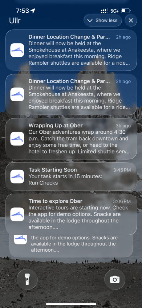 A stack of Ullr push notifications on a phone lock screen: a dinner location change, a wrap-up note for the Ober afternoon, an automatic task reminder, and a note that interactive tours are starting